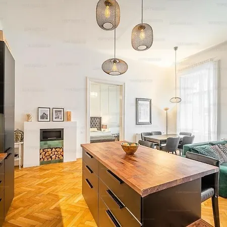 Apartmán Viii. Leonardo Da Vinci Utca 46 Budapešť